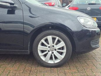 Volkswagen Golf SE TSI DSG