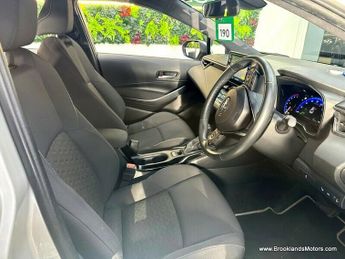 Toyota Corolla ICON TECH [SAT NAV, HEATED SEATS & REVERSE CAMERA]
