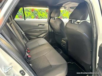 Toyota Corolla ICON TECH [SAT NAV, HEATED SEATS & REVERSE CAMERA]