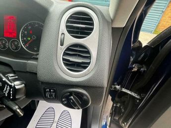 Volkswagen Tiguan 2.0 TDI S Auto 4WD Euro 4 5dr