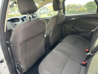 Ford Focus 1.6 TITANIUM NAVIGATOR+HPI CLEAR+LOW MILEAGE+SUPERB