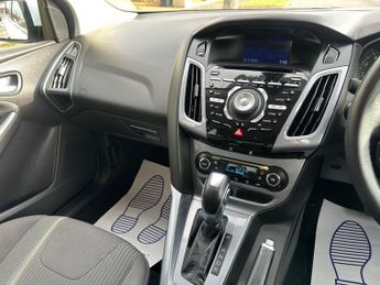 Ford Focus 1.6 TITANIUM NAVIGATOR+HPI CLEAR+LOW MILEAGE+SUPERB