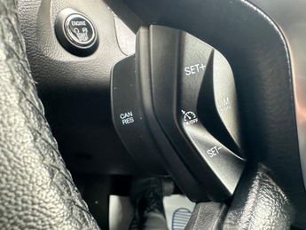 Ford Focus 1.6 TITANIUM NAVIGATOR+HPI CLEAR+LOW MILEAGE+SUPERB