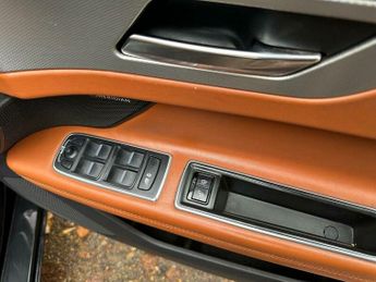 Jaguar XF 2.0i Portfolio Sportbrake Auto Euro 6 (s/s) 5dr