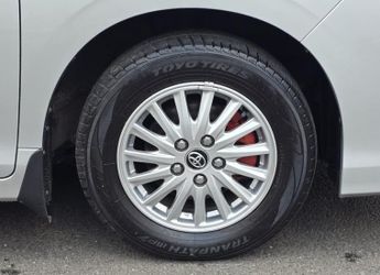 Toyota Voxy 1.8L HYBRID AUTO 7 SEATS 5 DR