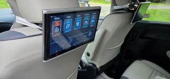 Toyota Voxy 1.8L HYBRID AUTO 7 SEATS 5 DR