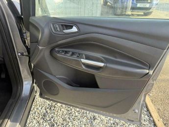 Ford Kuga 2.0 TDCi Zetec Powershift AWD Euro 5 5dr