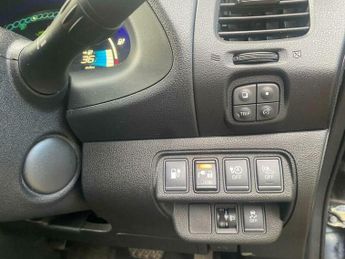 Nissan Leaf 30kWh Acenta Auto 5dr