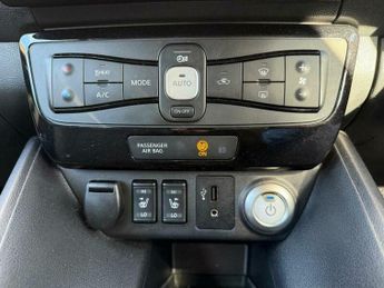 Nissan Leaf 40kWh N-Connecta Auto 5dr