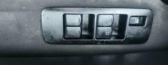 Nissan Qashqai 2.0 Visia CVT 2WD 5dr