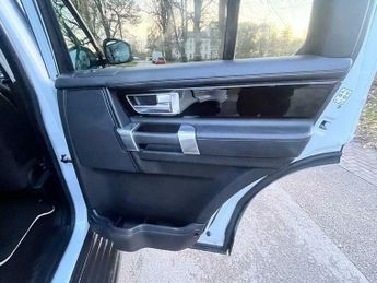 Land Rover Discovery 3.0 SD V6 Landmark Auto 4WD Euro 6 (s/s) 5dr