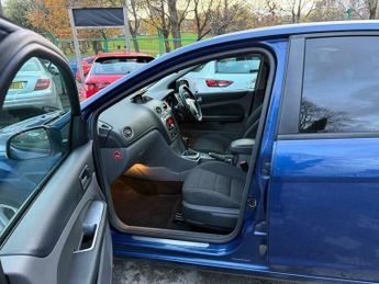 Ford Focus 2.0 Titanium 5dr