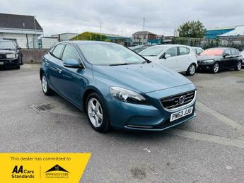 Volvo V40 1.6 T4 R-Design Lux Nav Hatchback 5dr Petrol Powershift Euro 5 (