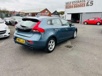 Volvo V40 1.6 T4 R-Design Lux Nav Hatchback 5dr Petrol Powershift Euro 5 (