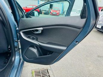 Volvo V40 1.6 T4 R-Design Lux Nav Hatchback 5dr Petrol Powershift Euro 5 (
