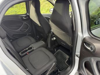 Smart ForFour 17.6kWh Premium Hatchback 5dr Electric Auto (22kW Charger) (82 p