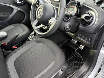 Smart ForFour 17.6kWh Premium Hatchback 5dr Electric Auto (22kW Charger) (82 p