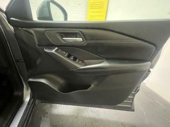 Nissan Qashqai 1.3 DIG-T MHEV Acenta Premium XTRON Euro 6 (s/s) 5dr