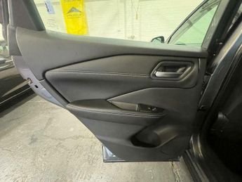 Nissan Qashqai 1.3 DIG-T MHEV Acenta Premium XTRON Euro 6 (s/s) 5dr