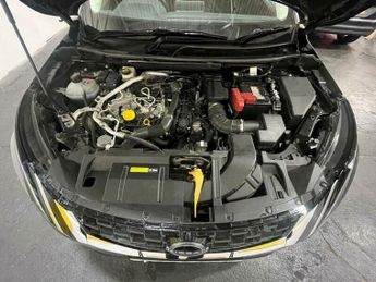 Nissan Qashqai 1.3 DIG-T MHEV Acenta Premium XTRON Euro 6 (s/s) 5dr