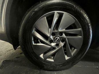 Nissan Qashqai 1.3 DIG-T MHEV Acenta Premium XTRON Euro 6 (s/s) 5dr