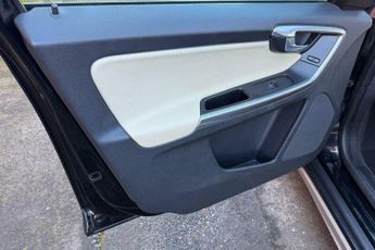 Volvo XC60 2.4 D5 R-Design Geartronic AWD Euro 5 5dr