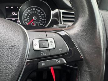 Volkswagen Golf GT TSI DSG