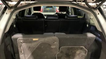 Land Rover Discovery Sport 2.0 TD4 HSE Black SUV 5dr Diesel Auto 4WD Euro 6 (s/s) (180 ps)