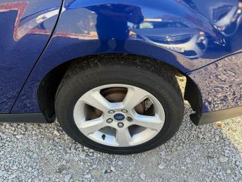 Ford Focus 1.6 Zetec Navigator Powershift Euro 5 5dr