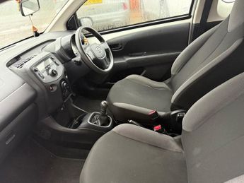 Toyota AYGO VVT-I X