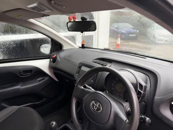 Toyota AYGO VVT-I X
