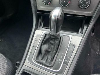 Volkswagen Golf 1.6 TDI BlueMotion Tech SE DSG Euro 5 (s/s) 5dr