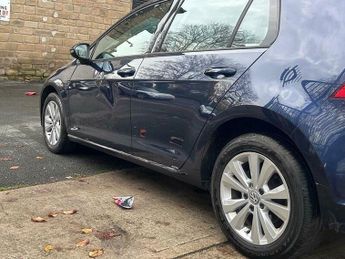 Volkswagen Golf 1.6 TDI BlueMotion Tech SE DSG Euro 5 (s/s) 5dr