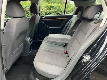 Volkswagen Golf MATCH FSI 115