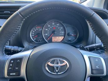 Toyota Yaris VVT-I TR !! ULEZ COMPLIANT - FULL TOYOTA SERVICE HISTORY - 35 PO