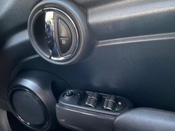 MINI Hatch 1.5 Cooper Hatchback 5dr Petrol Auto Euro 6 (s/s) (136 ps)