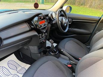 MINI Hatch 1.5 Cooper Hatchback 5dr Petrol Auto Euro 6 (s/s) (136 ps)