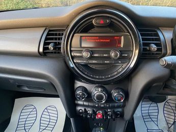 MINI Hatch 1.5 Cooper Hatchback 5dr Petrol Auto Euro 6 (s/s) (136 ps)