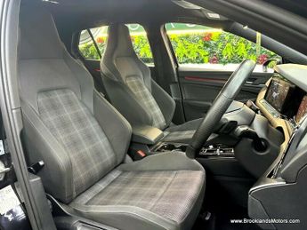 Volkswagen Golf GTD TDI DSG [1X SERVICE, SAT NAV & 19in ADELAIDE ALLOY WHEELS]