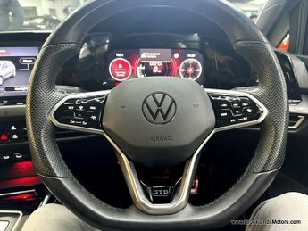 Volkswagen Golf GTD TDI DSG [1X SERVICE, SAT NAV & 19in ADELAIDE ALLOY WHEELS]
