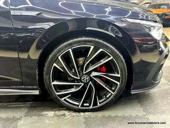 Volkswagen Golf GTD TDI DSG [1X SERVICE, SAT NAV & 19in ADELAIDE ALLOY WHEELS]