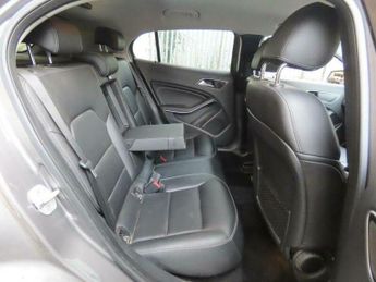 Mercedes-Benz C Class 2.1 GLA200d Sport (Premium) 7G-DCT Euro 6 (s/s) 5dr