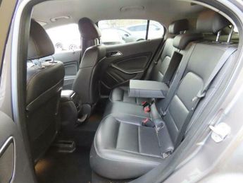 Mercedes-Benz C Class 2.1 GLA200d Sport (Premium) 7G-DCT Euro 6 (s/s) 5dr