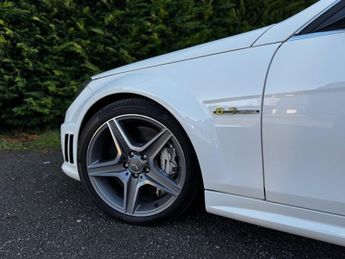 Mercedes-Benz C Class Saloon 6.3 C63 V8 Amg (2009)