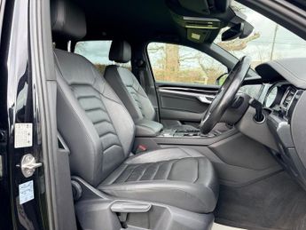 Volkswagen Touareg 3.0 TDI V6 R-Line SUV 5dr Diesel Tiptronic 4Motion Euro 6 (s/s) 