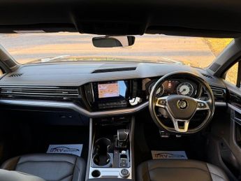 Volkswagen Touareg 3.0 TDI V6 R-Line SUV 5dr Diesel Tiptronic 4Motion Euro 6 (s/s) 