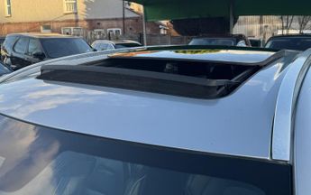 Volvo XC90 2.0h T8 Twin Engine 10.4kWh R-Design Pro SUV 5dr Petrol Plug-in 