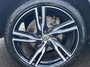 Volvo XC90 2.0h T8 Twin Engine 10.4kWh R-Design Pro SUV 5dr Petrol Plug-in 