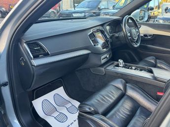 Volvo XC90 2.0h T8 Twin Engine 10.4kWh R-Design Pro SUV 5dr Petrol Plug-in 