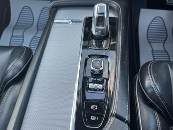 Volvo XC90 2.0h T8 Twin Engine 10.4kWh R-Design Pro SUV 5dr Petrol Plug-in 